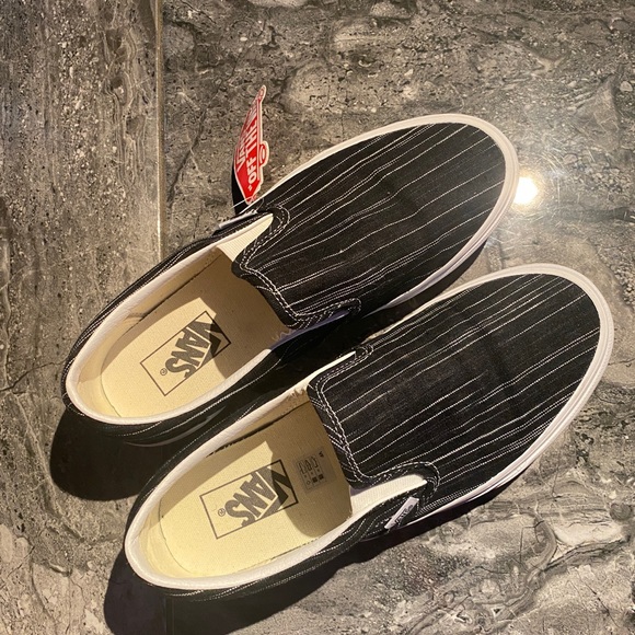 VANS - Picture 3 of 4